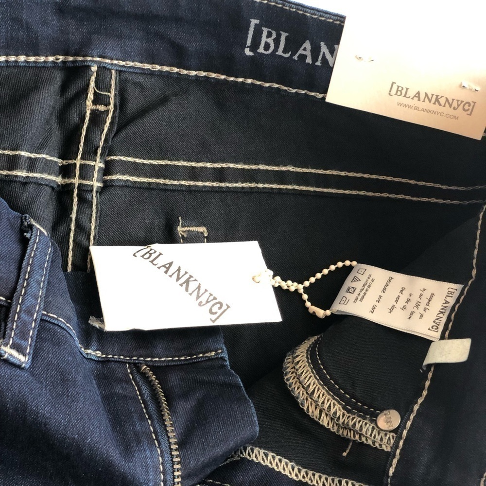 BLANKNYC Denim Women's Skinny Capri with Zip - Picture 4 of 7